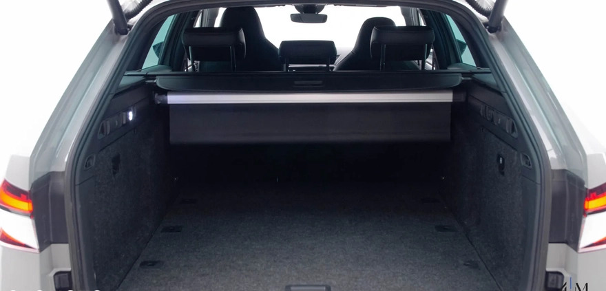 Skoda Superb cena 142900 przebieg: 105373, rok produkcji 2020 z Łódź małe 742